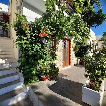 Petrino Studio Naxos Filótion